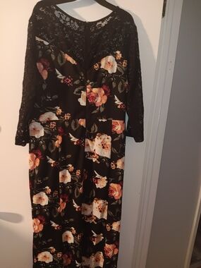 Black Floral Lace Sleeve Maxi Dress - Elegant Evening Wear